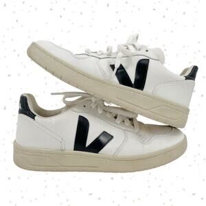 Veja V-10 Leather Sneakers White Black Casual Lifestyle Shoe Size US 8 | EU 39